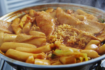 Stir-fried Rice Cake with Ramen Noodles