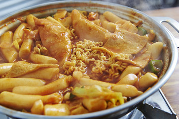 Stir-fried Rice Cake with Ramen Noodles