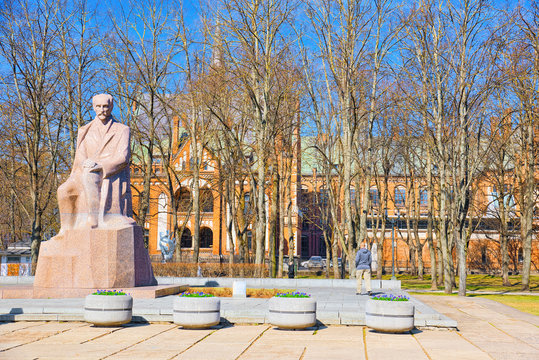 Rainforest monument (Raina piemineklis) near Cathedral of the Nativity of Christ in Riga.