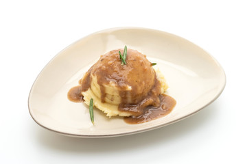 mashed potatoes with gravy sauce