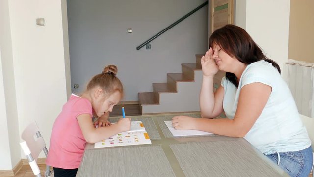 Mother Is Homeschooling Her Daughter 04