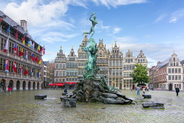 Brabo-Brunnen am Marktplatz, Zentrum von Antwerpen, Belgien