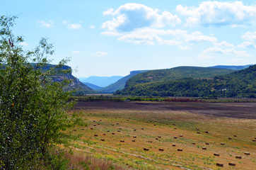 Fototapeta na wymiar Mountain landscape. Crimea, Bakhchisarai district