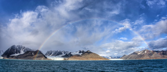 Spitzberg - Svalbard - Full circle rainbow in Glacier