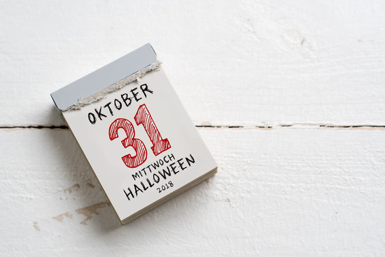 Abreißkalender mit Datum von Halloween 2018
