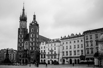 Fototapeta na wymiar Praça Central de Cracóvia, Polonia