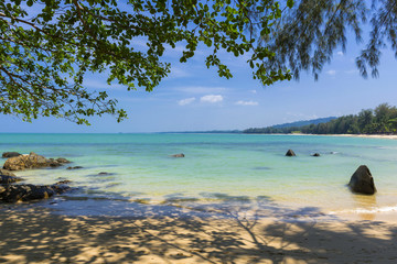 Strandlandschaft am Silent beach in Khao lak, Thailand