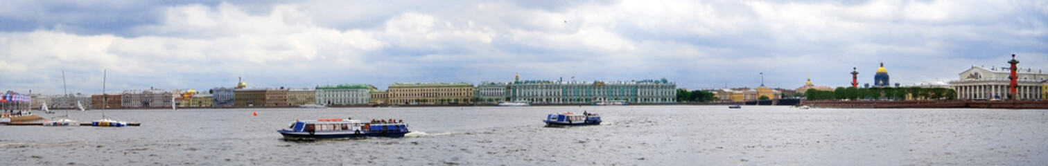 Obraz premium Palace embankment •&nbsp;Saint Petersburg, Russia