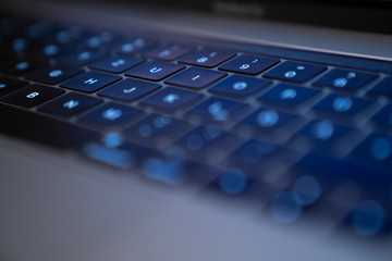 Nahaufnahme Laptop Tastatur deutsch