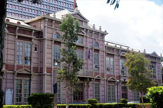 Edificio Metalico - an old school in the center of San Jose