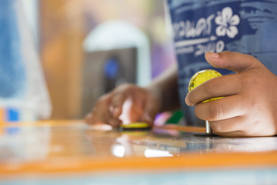 lose up hand control joystick of arcade - Powered by Adobe