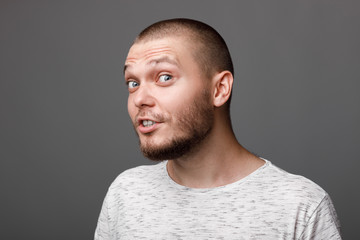 Obraz premium the portrait of the young bearded man