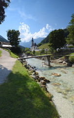 Ramsau, Bayern, Deutschland - Juli 29, 2018 : Ein Blick auf die sehr bekannte Pfarrkirche 