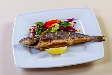 Grilled seabass with lemon