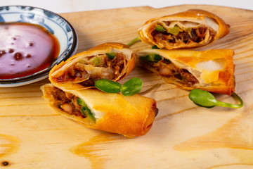 Spring roll with sauce