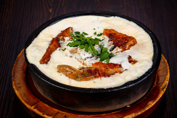 Roasted chicken in cream sauce