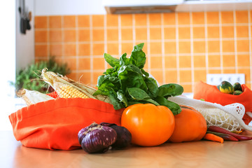 zero waste shooping with texlile bags at home kitchen