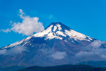 Fototapeta na wymiar Volcán Villarrica sur de Chile