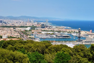 Fototapeta na wymiar Port w Barcelonie