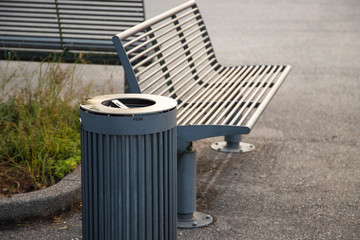 Parkbank aus Metall