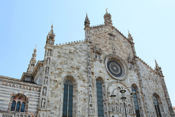 Fototapeta na wymiar Katedra Santa Maria Assunta w Como