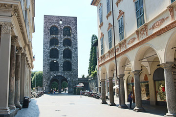 Porta Torre w Como © fifanii