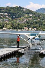 Hydroplan w przystani na jeziorze Como © fifanii