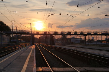 Fototapeta na wymiar Sunset on the railway