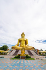 Obraz premium Big Golden Buddha statue at Wat Muang Temple angthong province