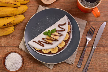 Tapioca filled with hazelnut cream and banana slices