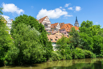 Fototapeta na wymiar Germany, Mediaeval frame houses of Tuebingen behind river