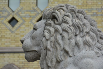 Löwenkopf vor dem Parlamentsgebäude in Oslo