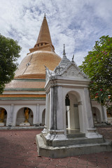 Fototapeta premium Monastery Grounds 