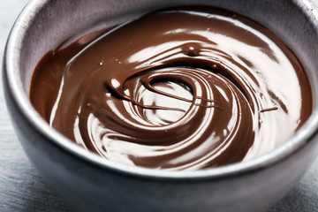 Melting chocolate, melted delicious chocolate for praline icing confectionery