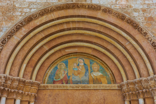 L'Aquila, Basilica di S. M. di Collemaggio