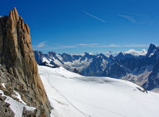 Fototapeta na wymiar Landscape during the ascent to Aiguille du Midi