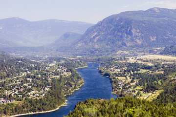 Fototapeta na wymiar Castlegar Columbia River Landscape
