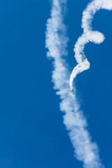 A Spectacular Spiral-like Plane Descent at an Airshow