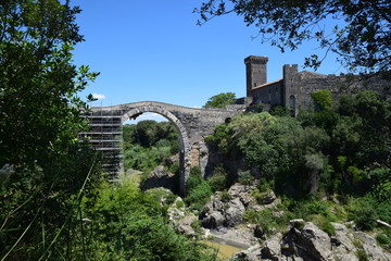 Lazio - Montalto di Castro, ponte del diavolo e castello della Badia
