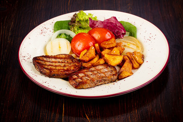 Grilled pork with vegetables