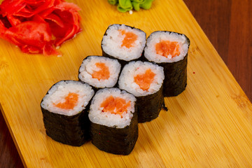 Salmon maki roll