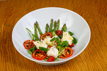 Salad with cheese and asparagus