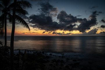 Fototapeta na wymiar Sunset on the North Shore of Ohau, Hawaii