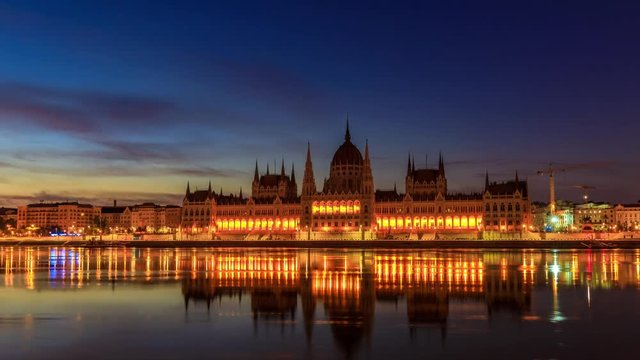 Hungarian Parliament 03 (4k UHD time lapse)