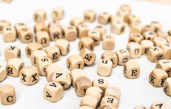 Buchstabenwuerfel1008a