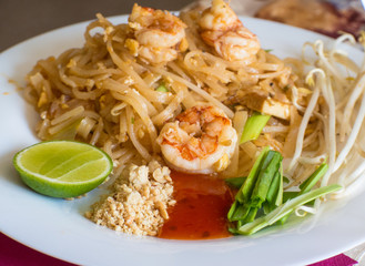 Delicious asian rice noodles with vegetables (wok)