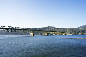 Fototapeta premium Hood River-White Salmon draw Bridge across Columbia river