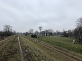 wał wiślany zima, pole golfowe