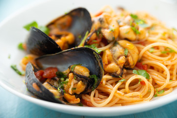Spaghetti con salsa di pomodoro e cozze, Mediterranean food