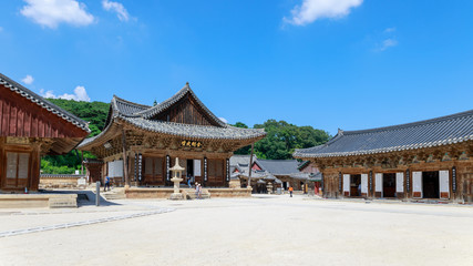 Daeungjeon, the Main Worship Hall, National Treasure #290 in Yangsan City